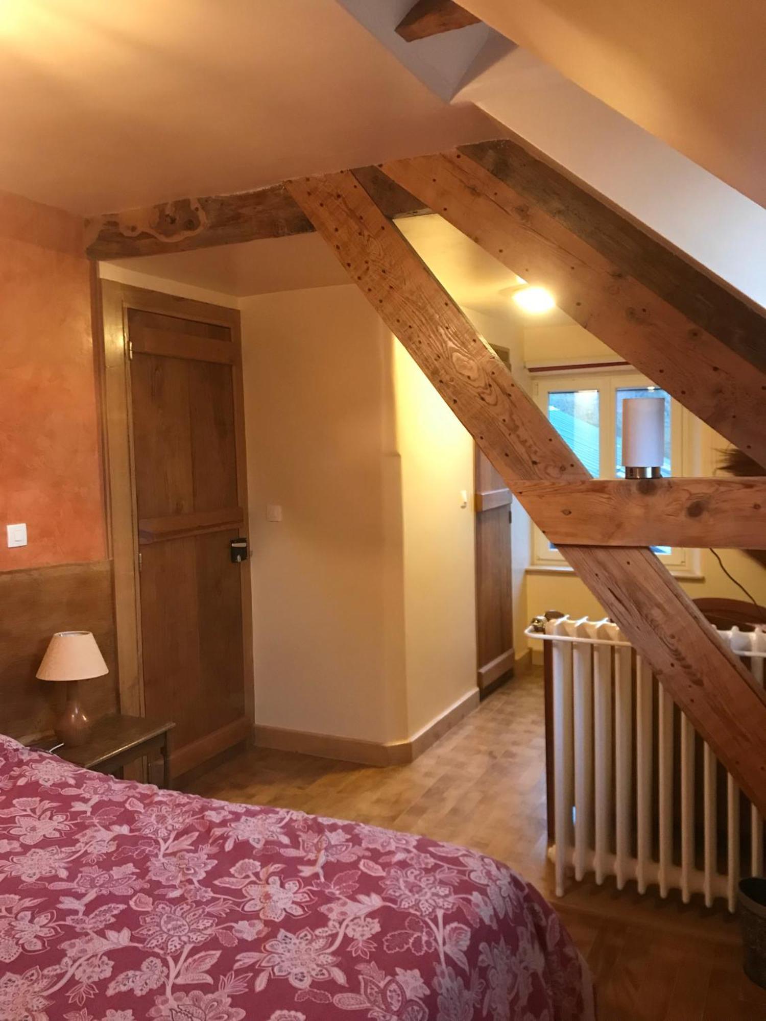 La Nesliere Chambres D'Hotes Bio Saint-Symphorien-des-Monts Bagian luar foto