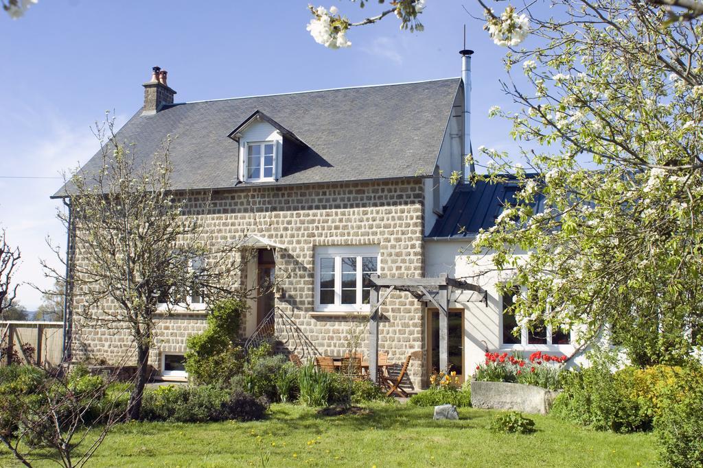 La Nesliere Chambres D'Hotes Bio Saint-Symphorien-des-Monts Bagian luar foto
